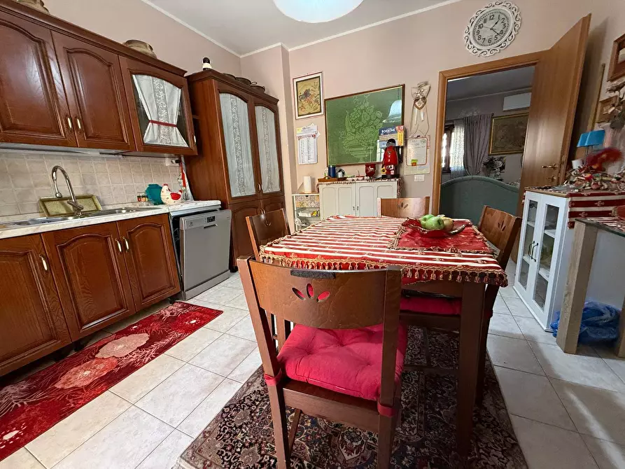 Immagine 13 di Appartamento in vendita  in Via Pasquale Tenga 74 a Caserta