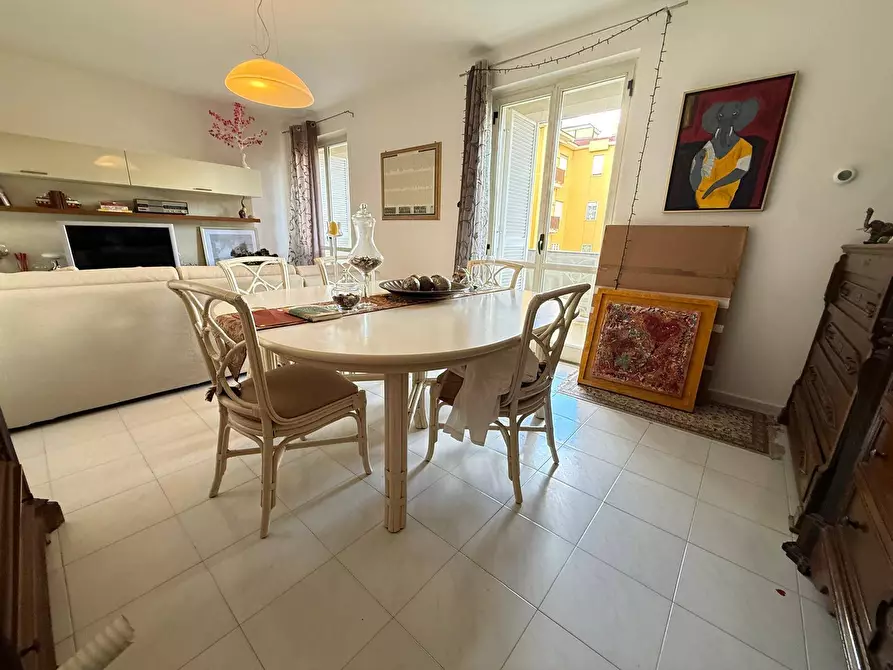 Immagine 1 di Appartamento in vendita  in via Tescione 81 a Caserta