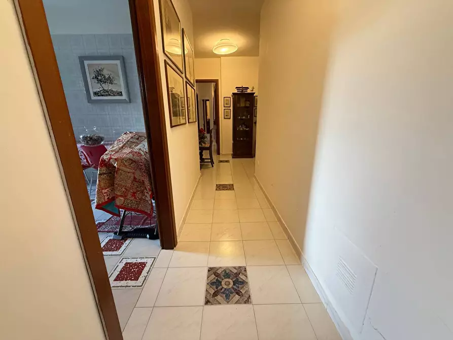 Immagine 11 di Appartamento in vendita  in via Tescione 81 a Caserta