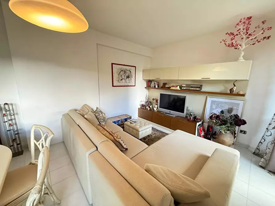 Immagine 4 di Appartamento in vendita  in via Tescione 81 a Caserta