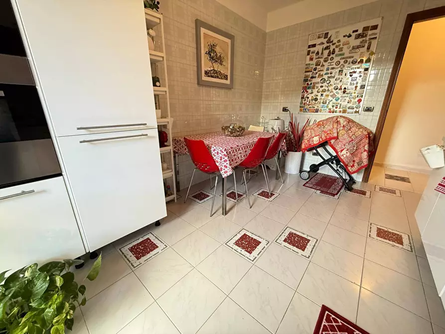 Immagine 13 di Appartamento in vendita  in via Tescione 81 a Caserta