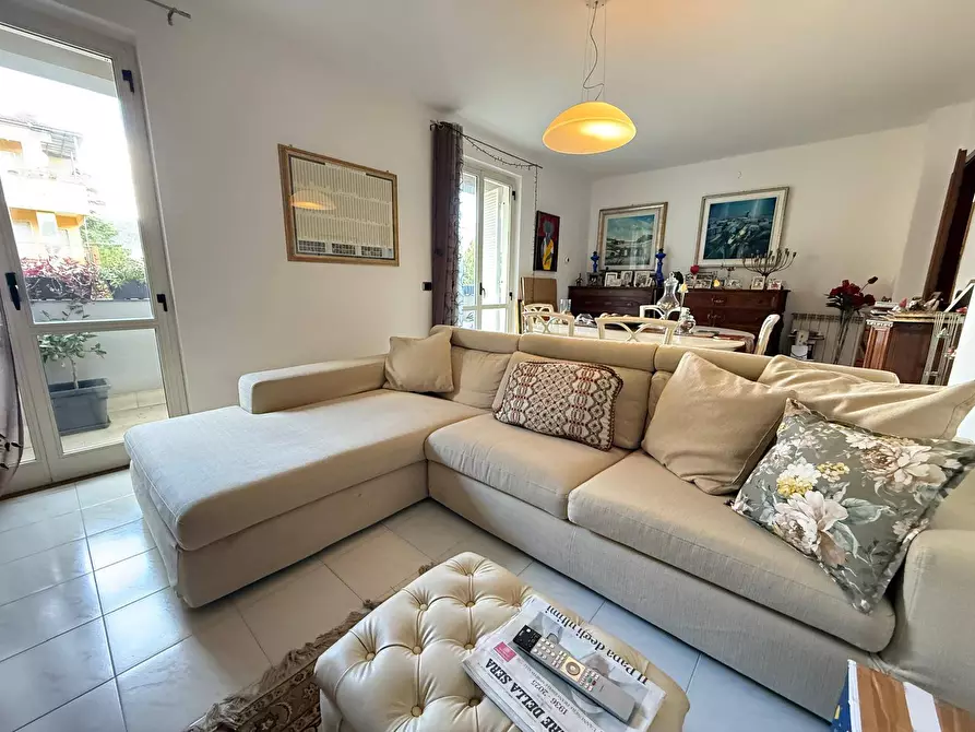 Immagine 2 di Appartamento in vendita  in via Tescione 81 a Caserta