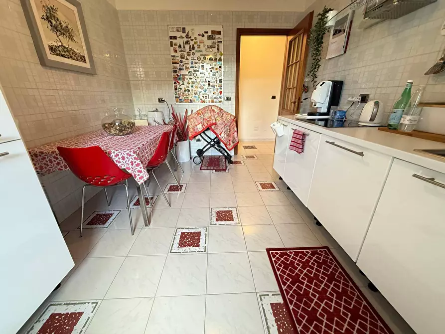 Immagine 15 di Appartamento in vendita  in via Tescione 81 a Caserta