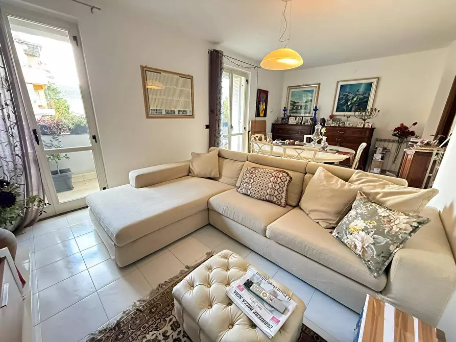 Immagine 6 di Appartamento in vendita  in via Tescione 81 a Caserta