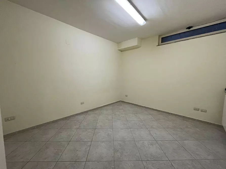 Immagine 9 di Magazzino in affitto  in Via P.Musone 2 a Capodrise