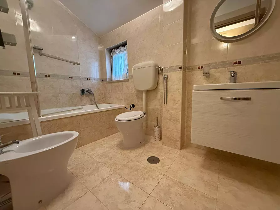 Immagine 25 di Multiproprietà in affitto  in Viale Abramo Lincoln 288 a Caserta