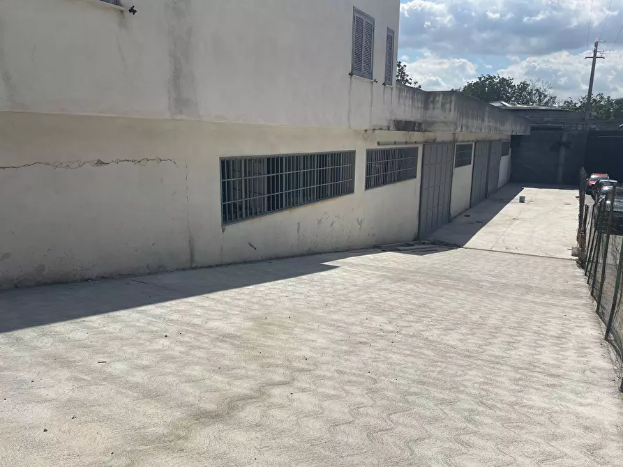 Immagine 8 di Magazzino in affitto  in Via Vicinale Discesa Galitta a Maddaloni