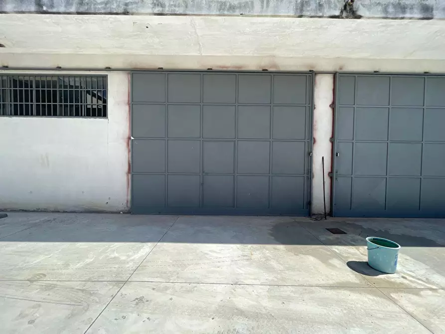 Immagine 9 di Magazzino in affitto  in Via Vicinale Discesa Galitta a Maddaloni