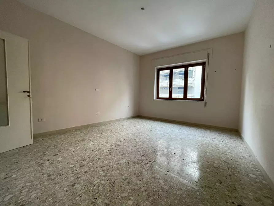 Immagine 10 di Ufficio in affitto  in Via Caduti sul Lavoro a Caserta