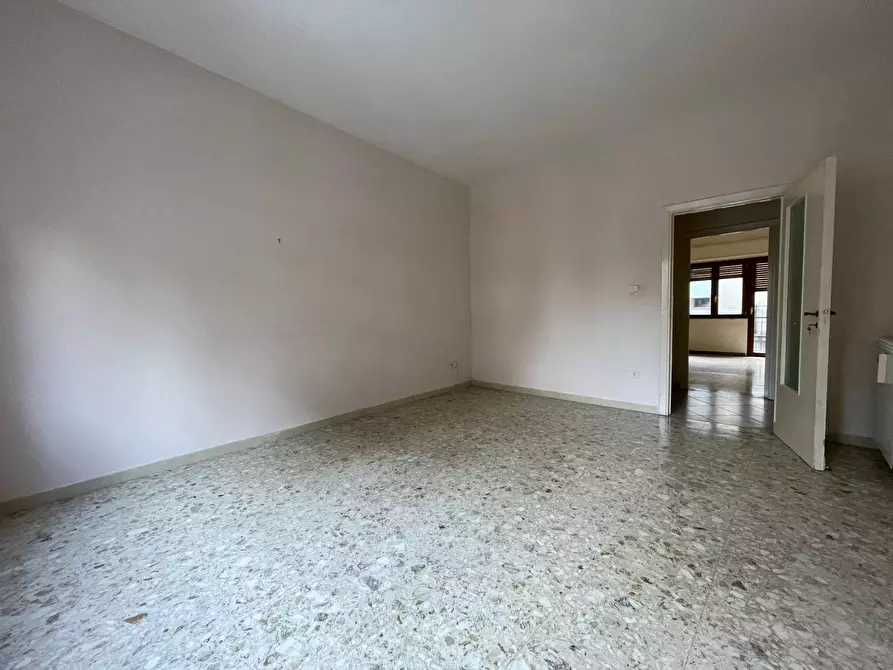 Immagine 12 di Ufficio in affitto  in Via Caduti sul Lavoro a Caserta