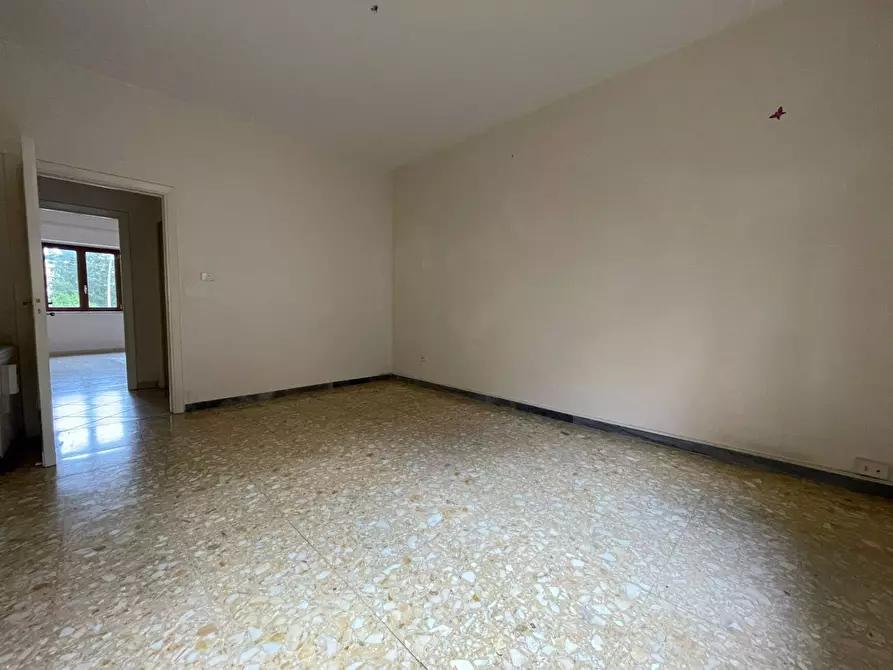 Immagine 15 di Ufficio in affitto  in Via Caduti sul Lavoro a Caserta