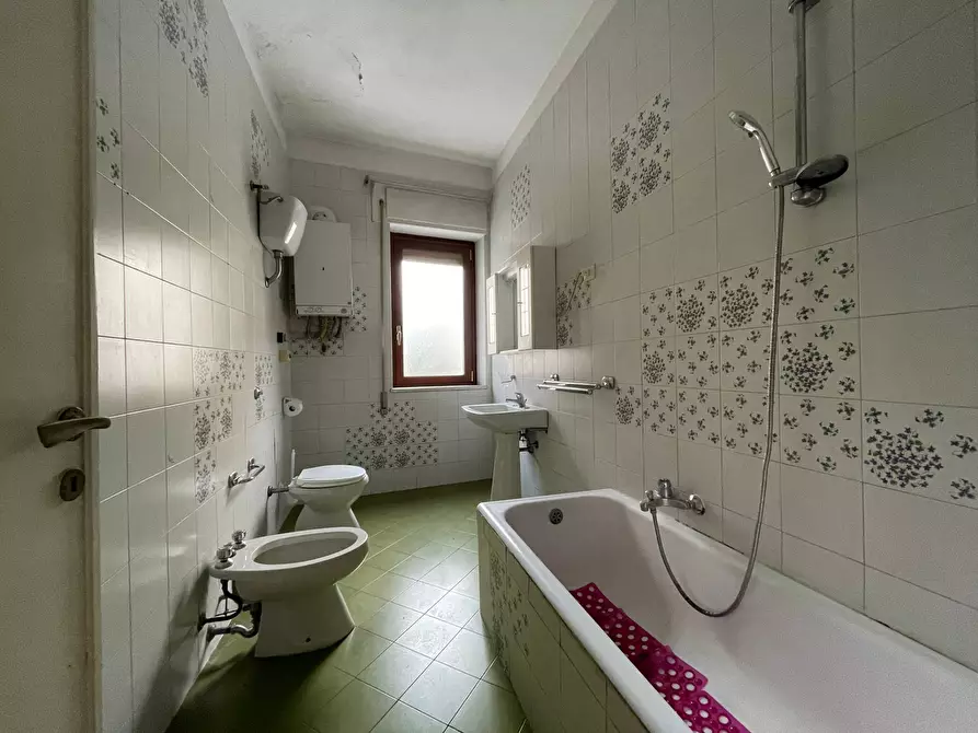 Immagine 47 di Ufficio in affitto  in Via Caduti sul Lavoro a Caserta