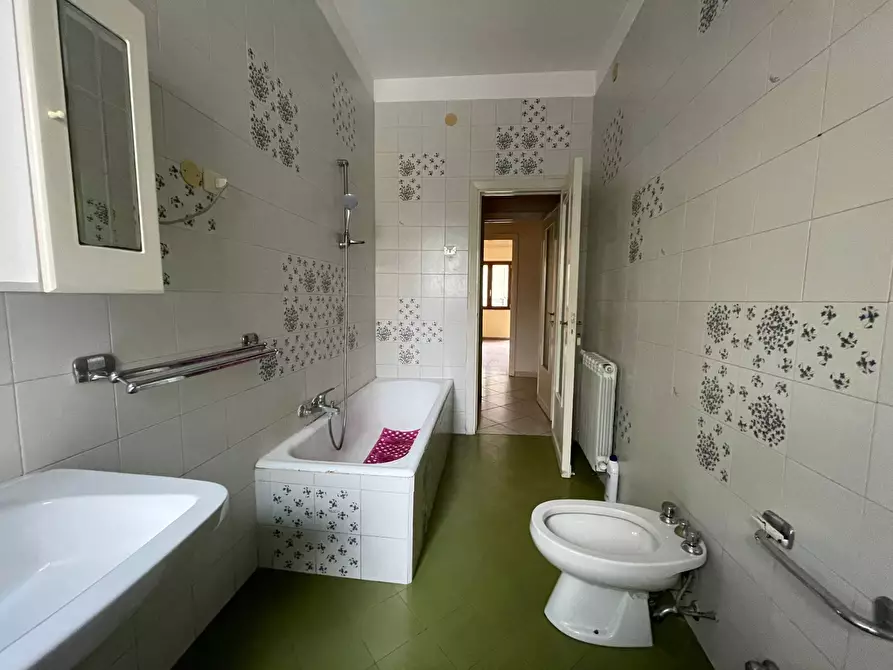 Immagine 49 di Ufficio in affitto  in Via Caduti sul Lavoro a Caserta