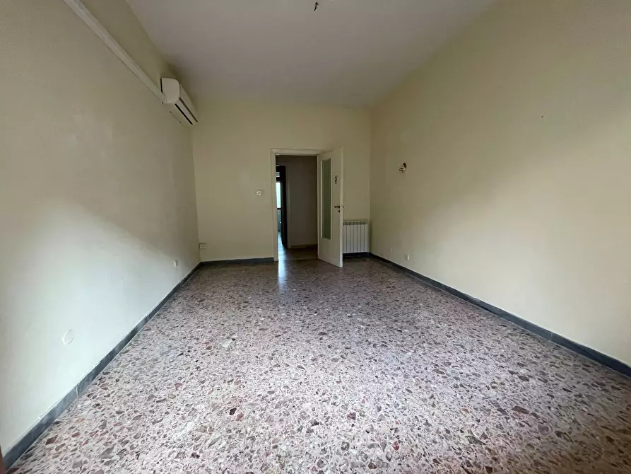 Immagine 25 di Ufficio in affitto  in Via Caduti sul Lavoro a Caserta