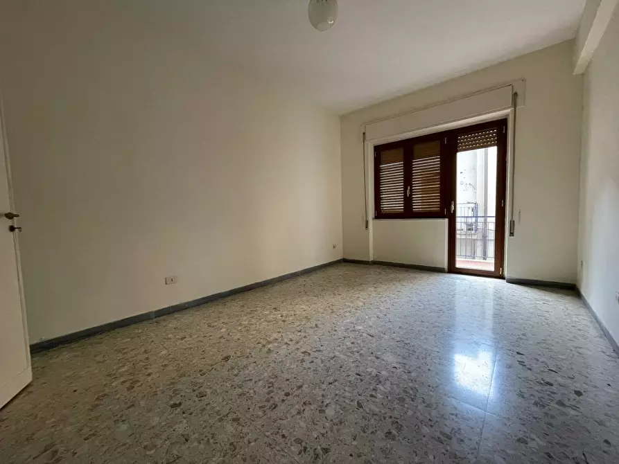 Immagine 26 di Ufficio in affitto  in Via Caduti sul Lavoro a Caserta