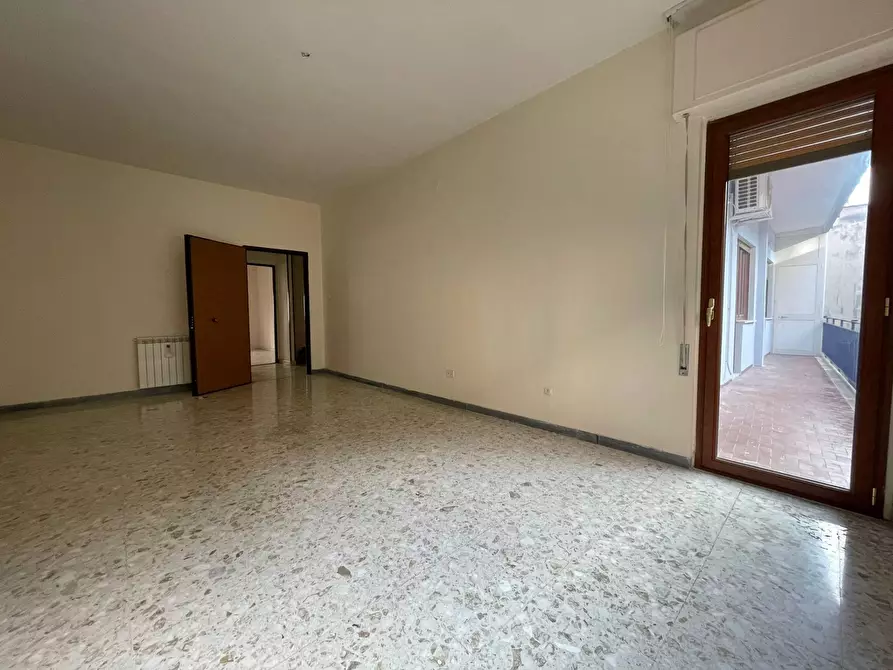 Immagine 1 di Ufficio in affitto  in Via Caduti sul Lavoro a Caserta