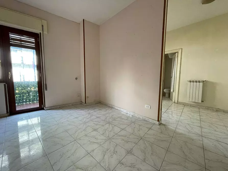 Immagine 38 di Ufficio in affitto  in Via Caduti sul Lavoro a Caserta