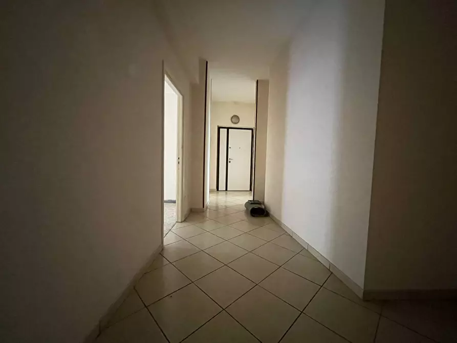 Immagine 26 di Appartamento in vendita  in Via Caduti sul Lavoro a Caserta