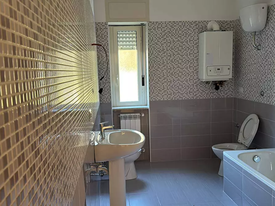 Immagine 8 di Ufficio in affitto  in Via Ruta 62 a Caserta