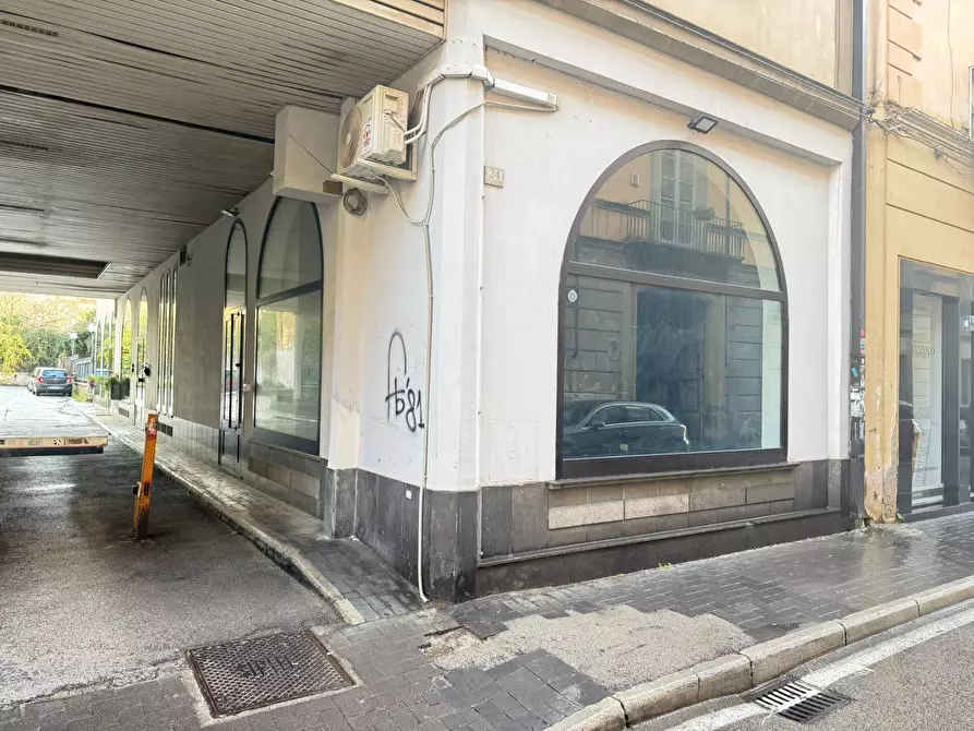 Immagine 15 di Negozio in affitto  in Via Colombo 24 a Caserta