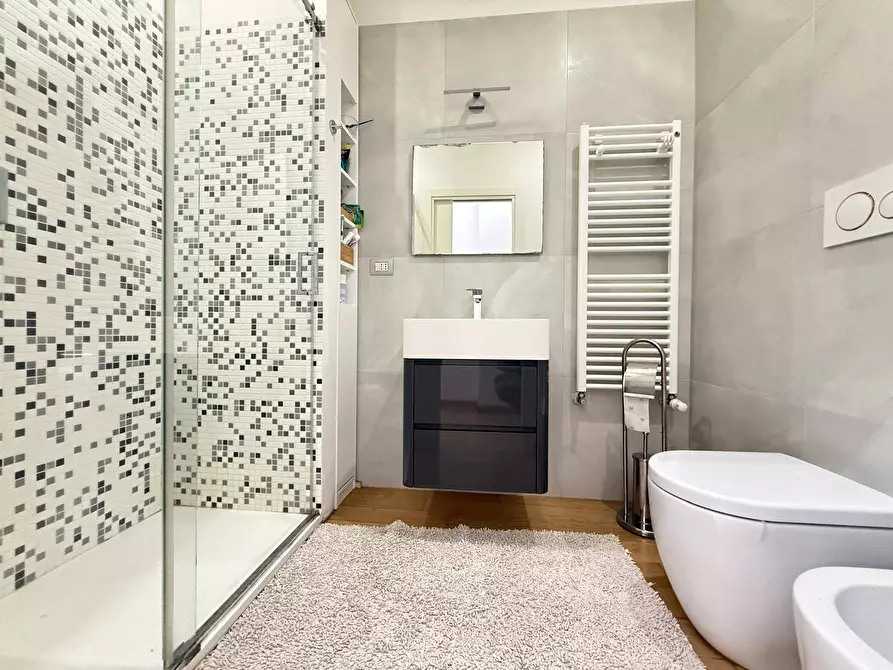 Immagine 39 di Appartamento in vendita  in Via Donato Bramante 19 a Caserta