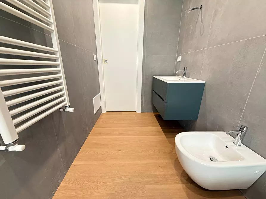 Immagine 13 di Appartamento in affitto  in Via Roma 66 a Caserta