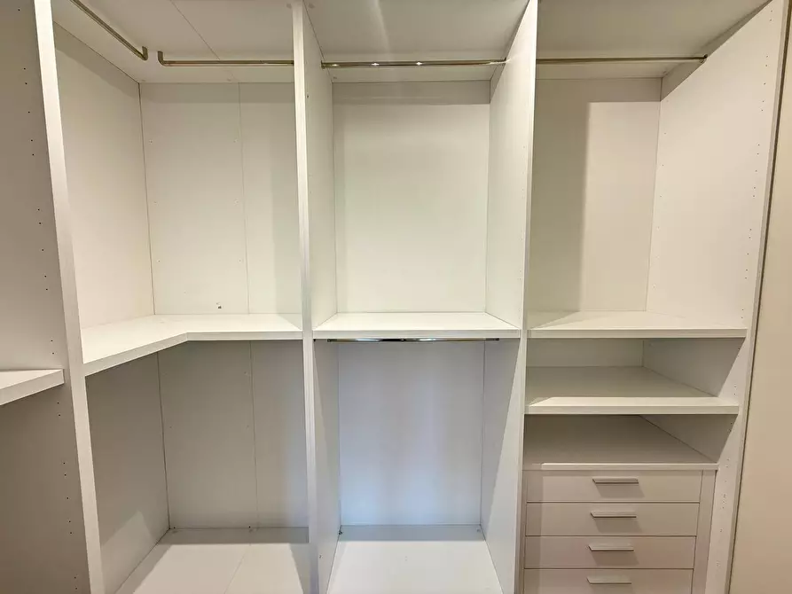 Immagine 17 di Appartamento in affitto  in Via Roma 66 a Caserta