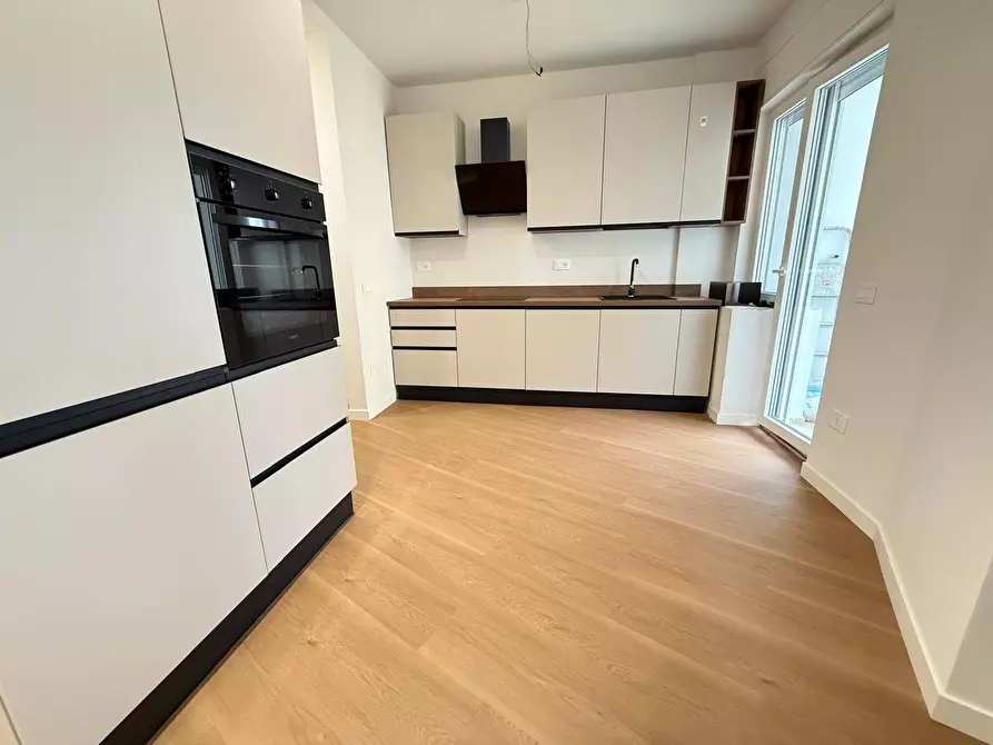 Immagine 8 di Appartamento in affitto  in Via Roma 66 a Caserta