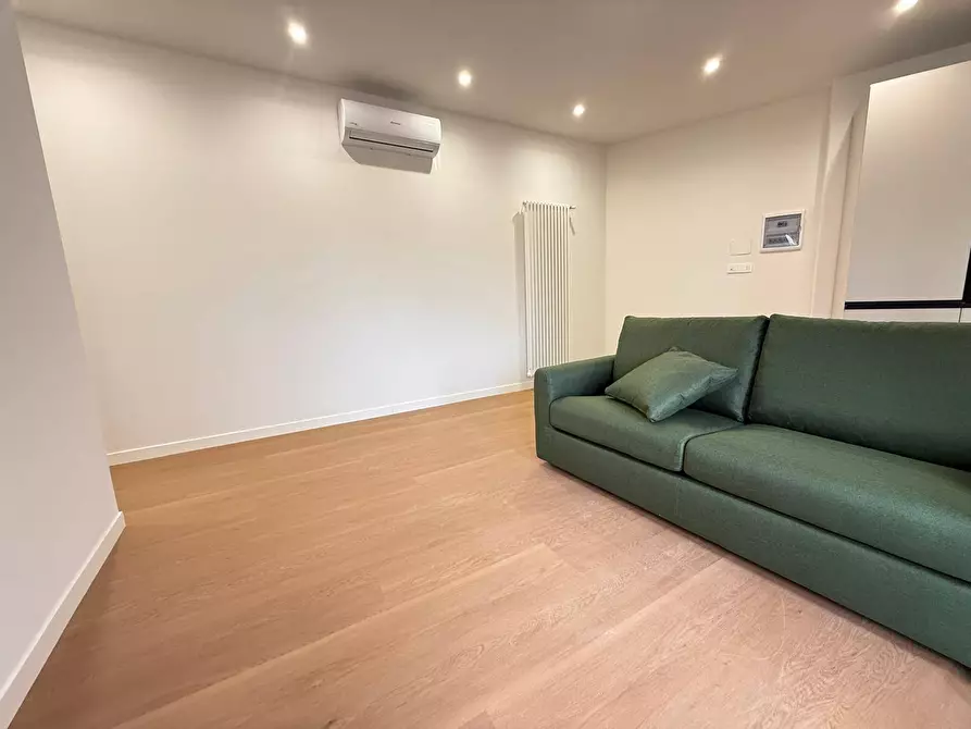 Immagine 6 di Appartamento in affitto  in Via Roma 66 a Caserta