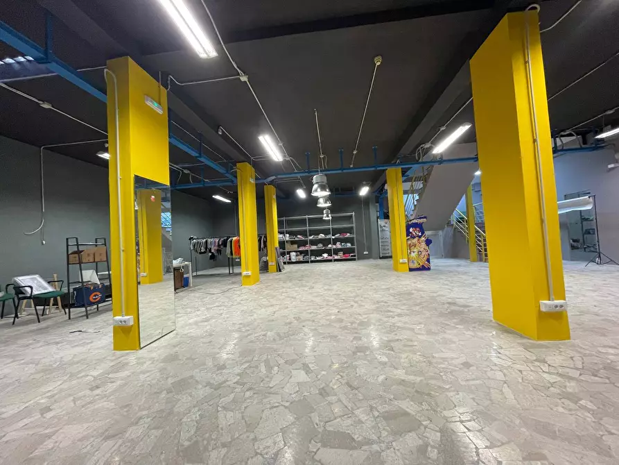 Immagine 9 di Magazzino in affitto  in via Nazionale Appia 253 a Capodrise