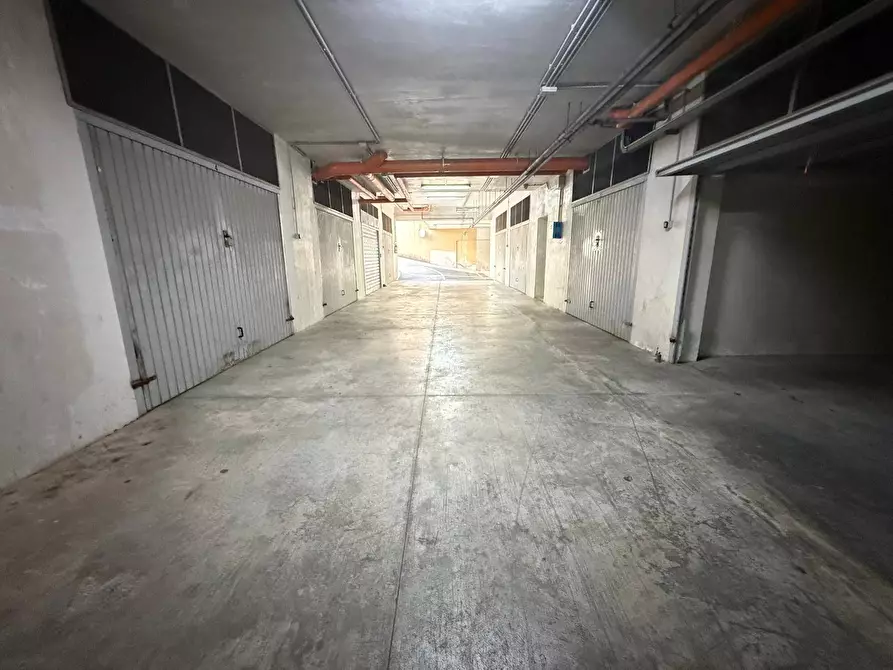 Immagine 5 di Box auto in vendita  in Via Patturelli 2 a Capodrise