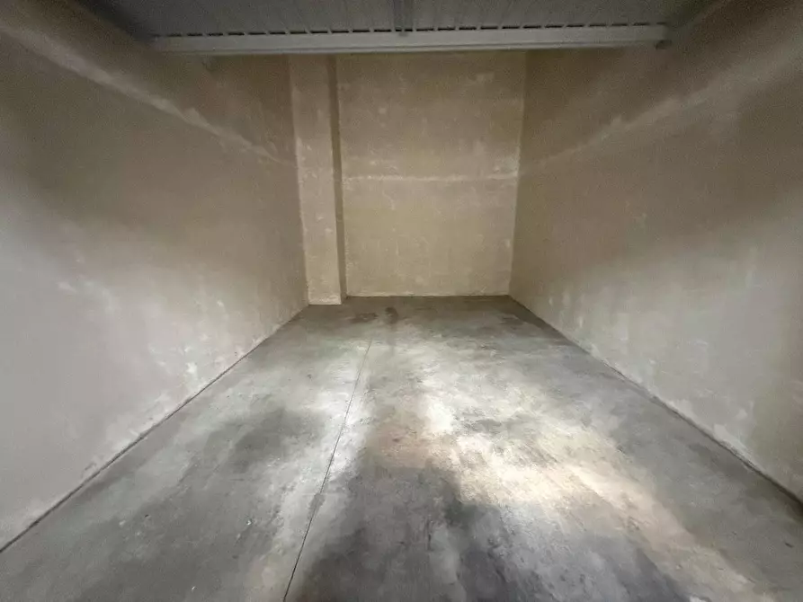 Immagine 7 di Box auto in vendita  in Via Patturelli 2 a Capodrise