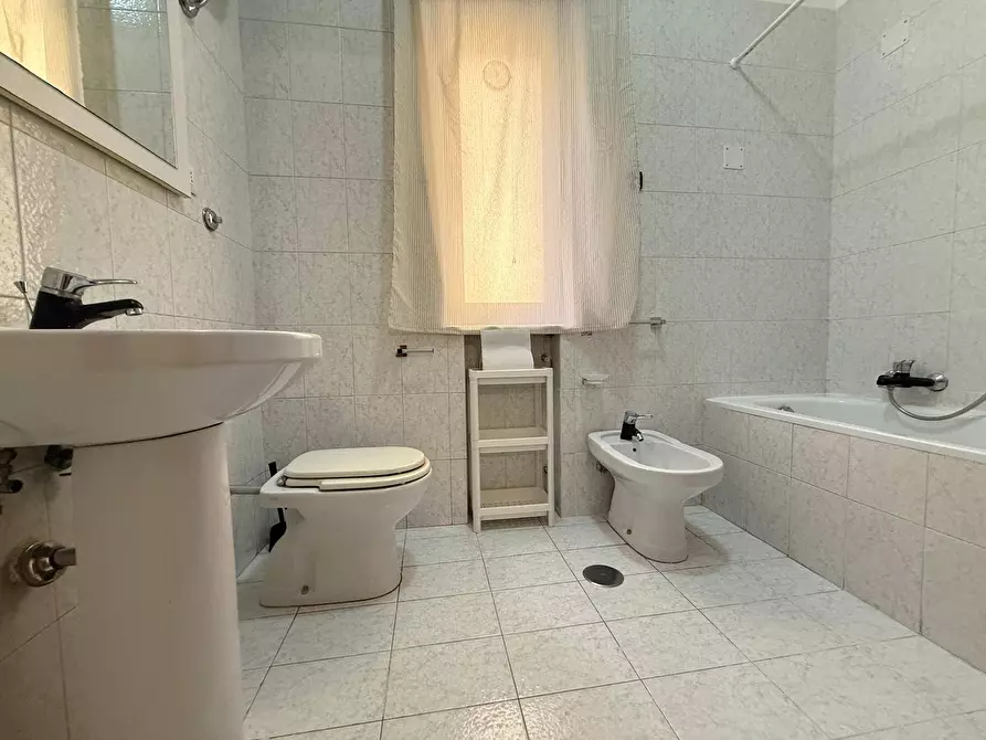 Immagine 18 di Camera in affitto  in Via Ferrarecce 121 a Caserta