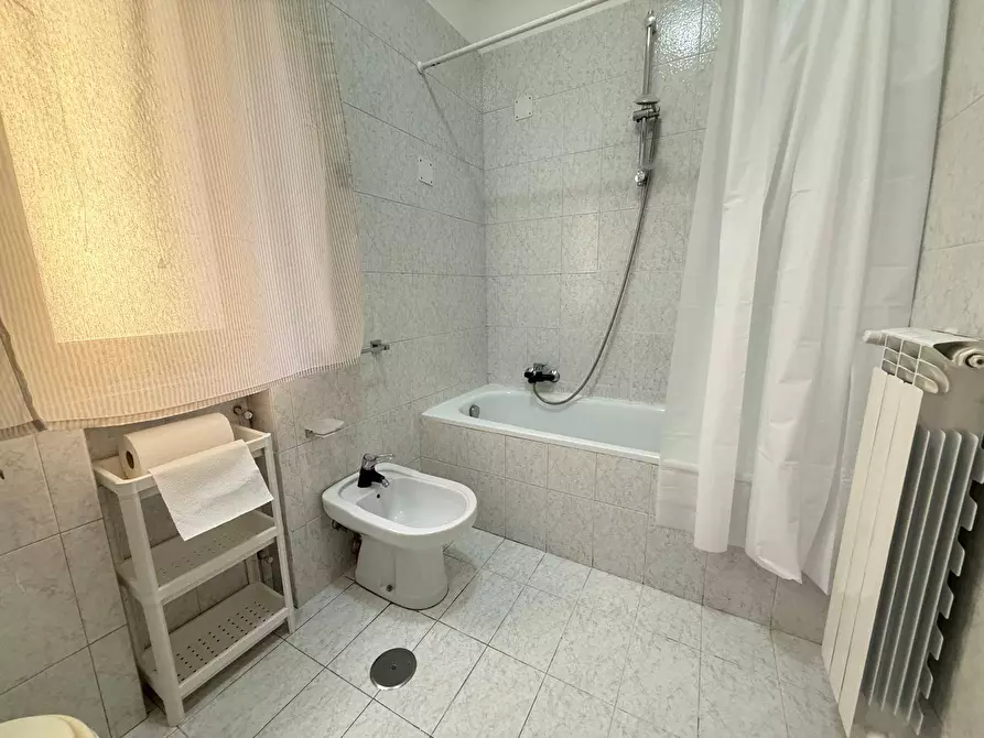 Immagine 19 di Camera in affitto  in Via Ferrarecce 121 a Caserta