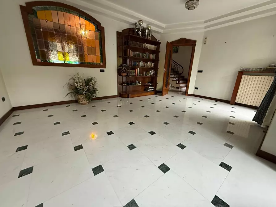 Immagine 11 di Villetta a schiera in vendita  in Via Salvo D'Acquisto 15 a Caserta