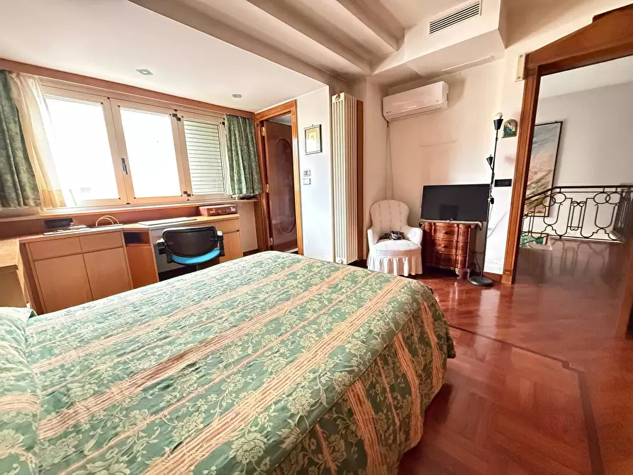 Immagine 31 di Villetta a schiera in vendita  in Via Salvo D'Acquisto 15 a Caserta