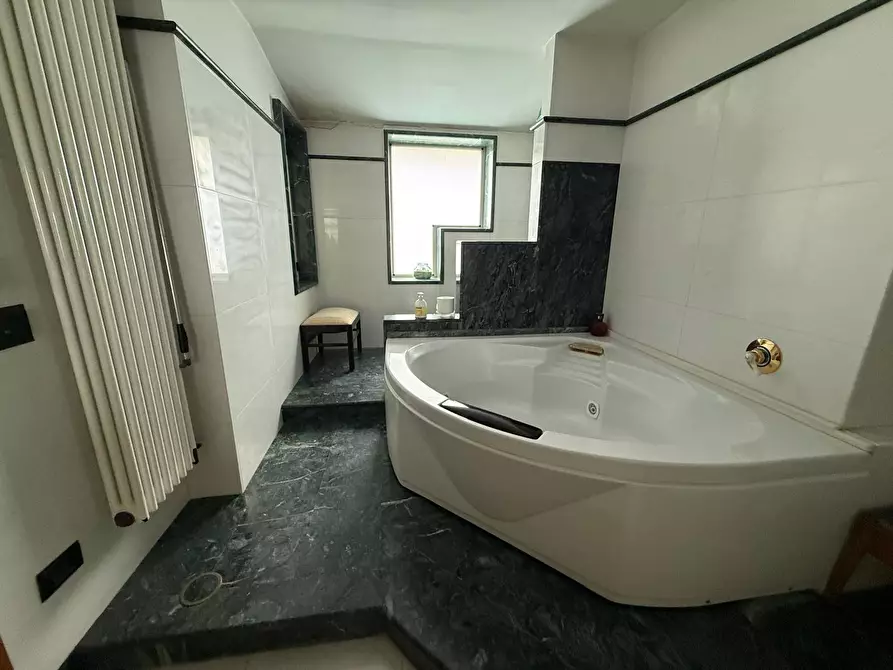 Immagine 51 di Villetta a schiera in vendita  in Via Salvo D'Acquisto 15 a Caserta