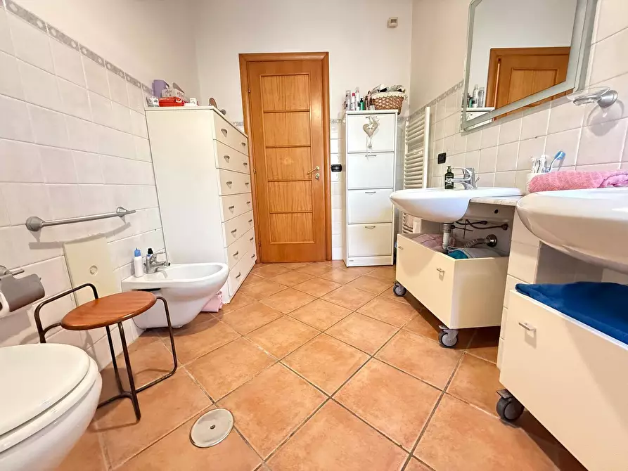 Immagine 11 di Casa indipendente in vendita  in Traversa Privata di Via Michele Fiorillo 6 a Capodrise