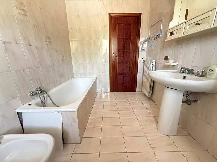 Immagine 38 di Casa indipendente in vendita  in Traversa Privata di Via Michele Fiorillo 6 a Capodrise