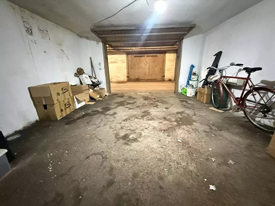 Immagine 3 di Box auto in vendita  in Via Barducci 10 a Caserta