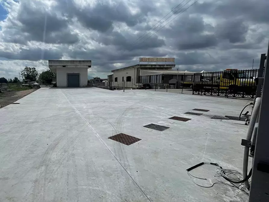 Immagine 1 di Negozio in affitto  in Via Vicinale Discesa Galitta a Maddaloni