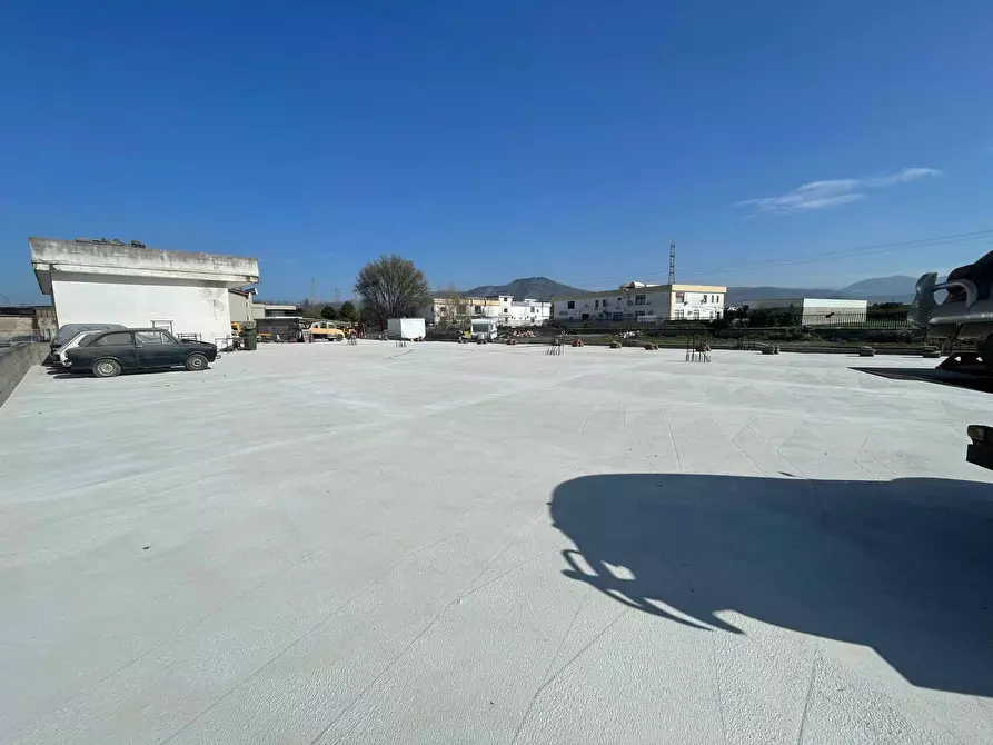 Immagine 4 di Negozio in affitto  in Via Vicinale Discesa Galitta a Maddaloni