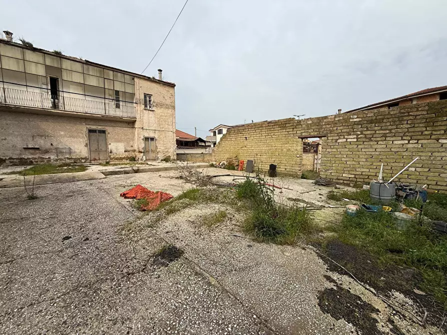 Immagine 7 di Casa indipendente in vendita  in Via Leonardo da Vinci a Cancello Ed Arnone