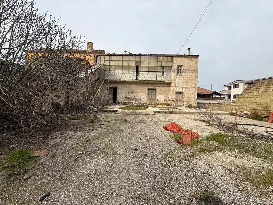 Immagine 8 di Casa indipendente in vendita  in Via Leonardo da Vinci a Cancello Ed Arnone