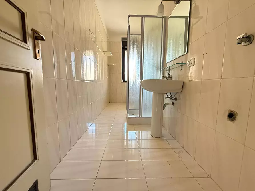 Immagine 23 di Appartamento in affitto  in Via Pier Paolo Pasolini 47 a Caserta