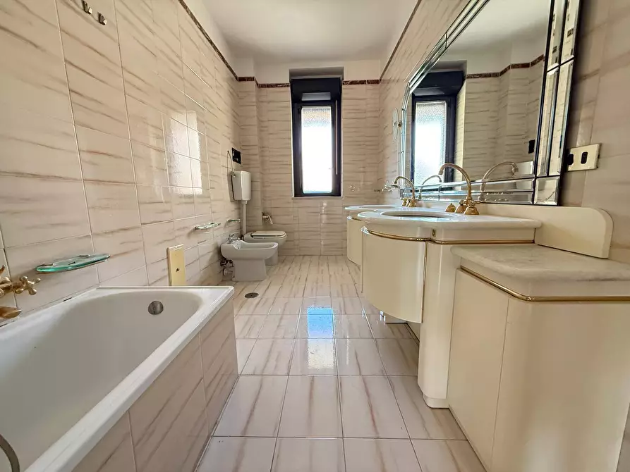 Immagine 25 di Appartamento in affitto  in Via Pier Paolo Pasolini 47 a Caserta