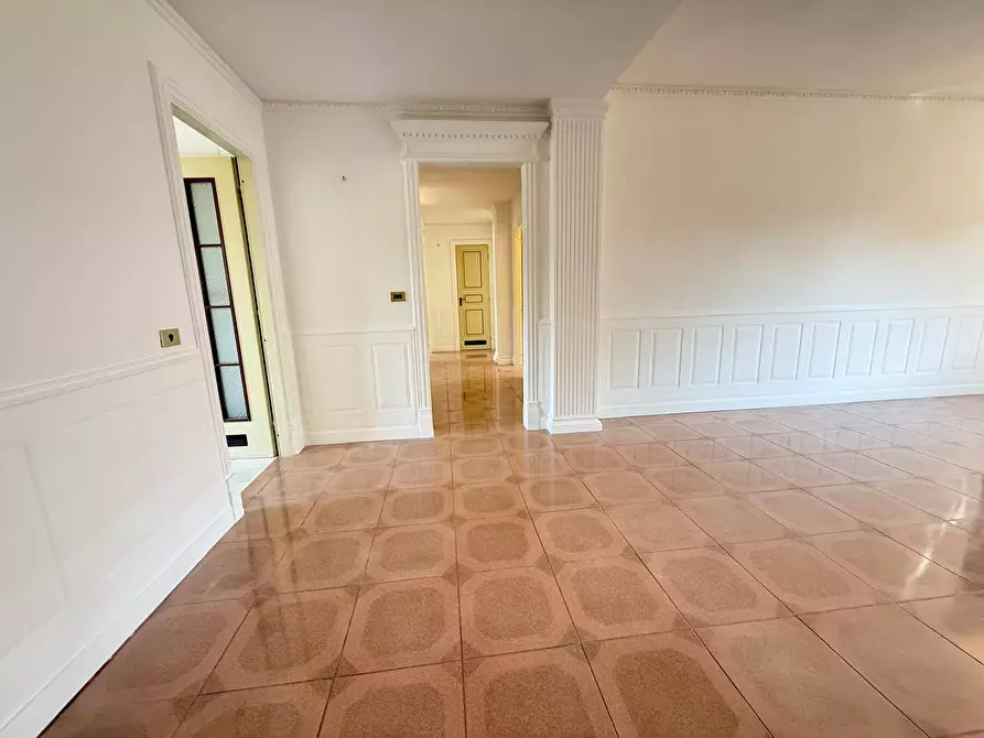 Immagine 9 di Appartamento in affitto  in Via Pier Paolo Pasolini 47 a Caserta