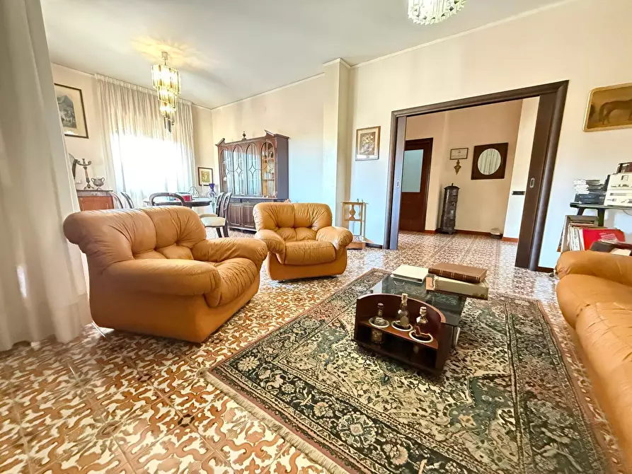 Immagine 1 di Appartamento in vendita  in Via Lupoli 3 a Caserta