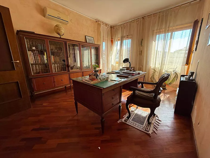 Immagine 9 di Appartamento in vendita  in Via Lupoli 3 a Caserta