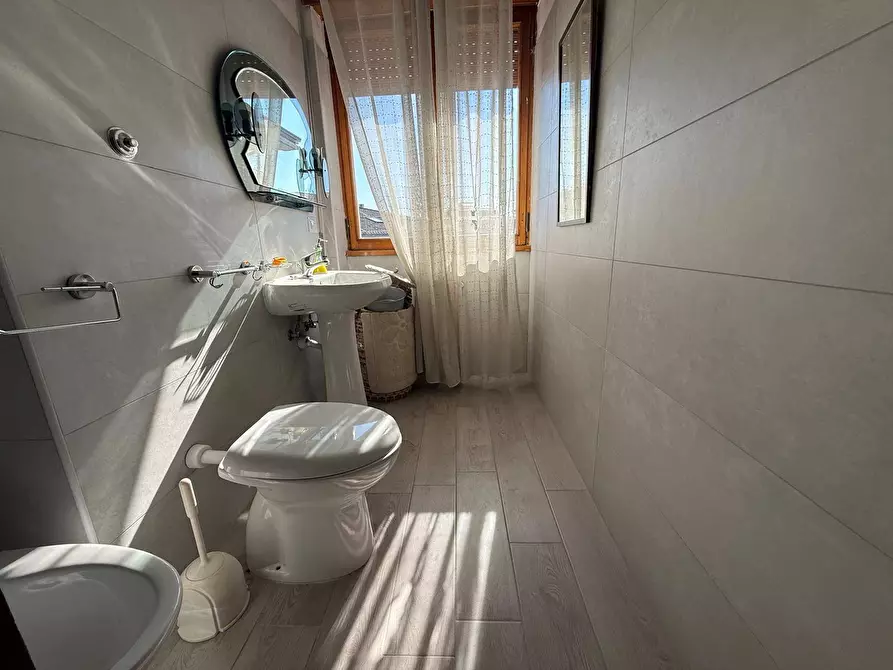 Immagine 18 di Appartamento in vendita  in Via Lupoli 3 a Caserta